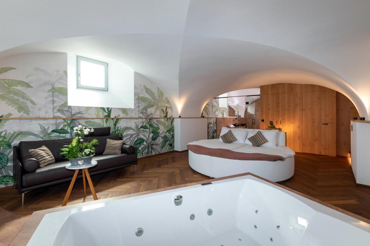 Romantik Hotel Le Vignier Avry-devant-Pont ภายนอก รูปภาพ
