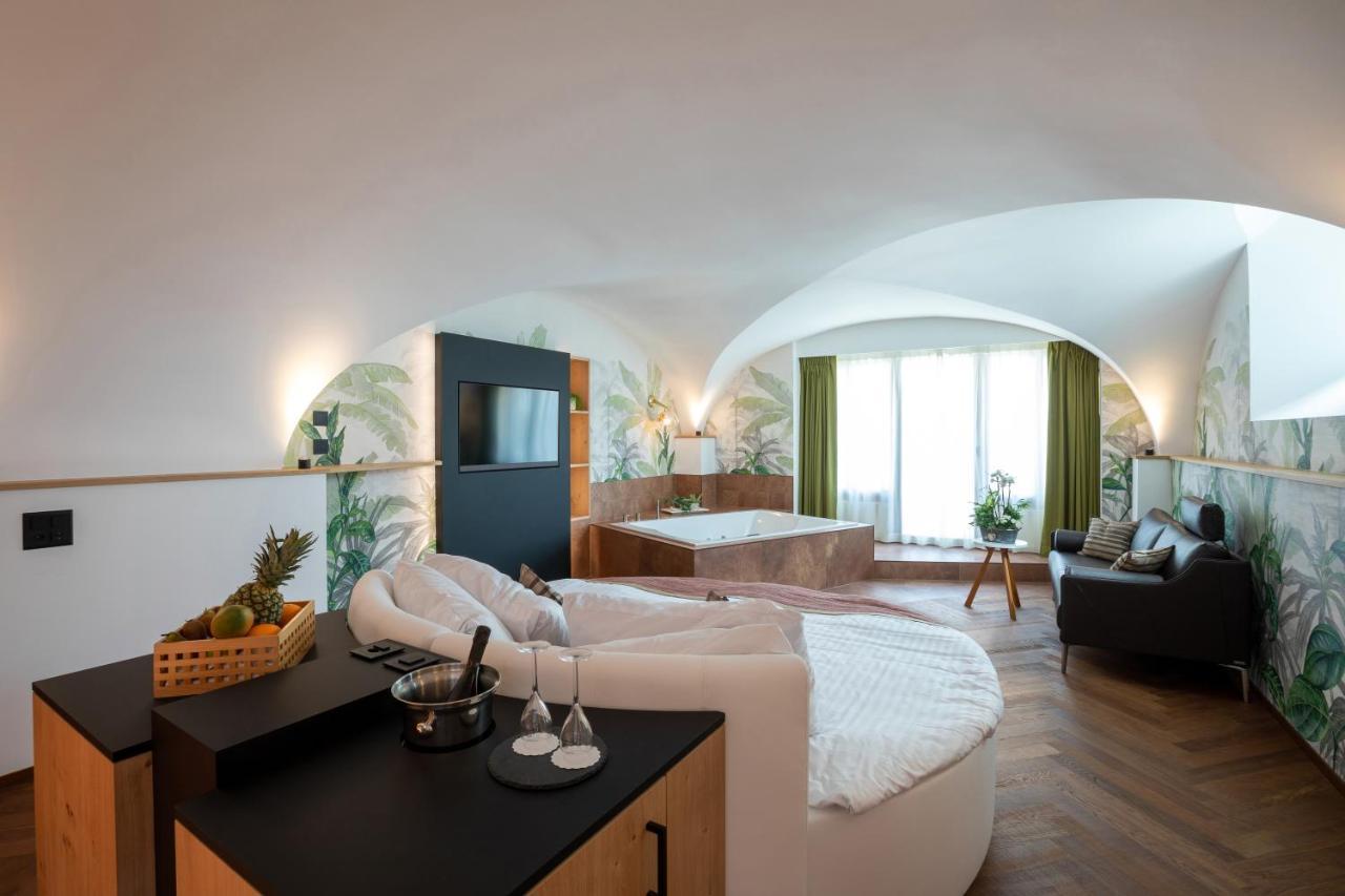 Romantik Hotel Le Vignier Avry-devant-Pont ภายนอก รูปภาพ